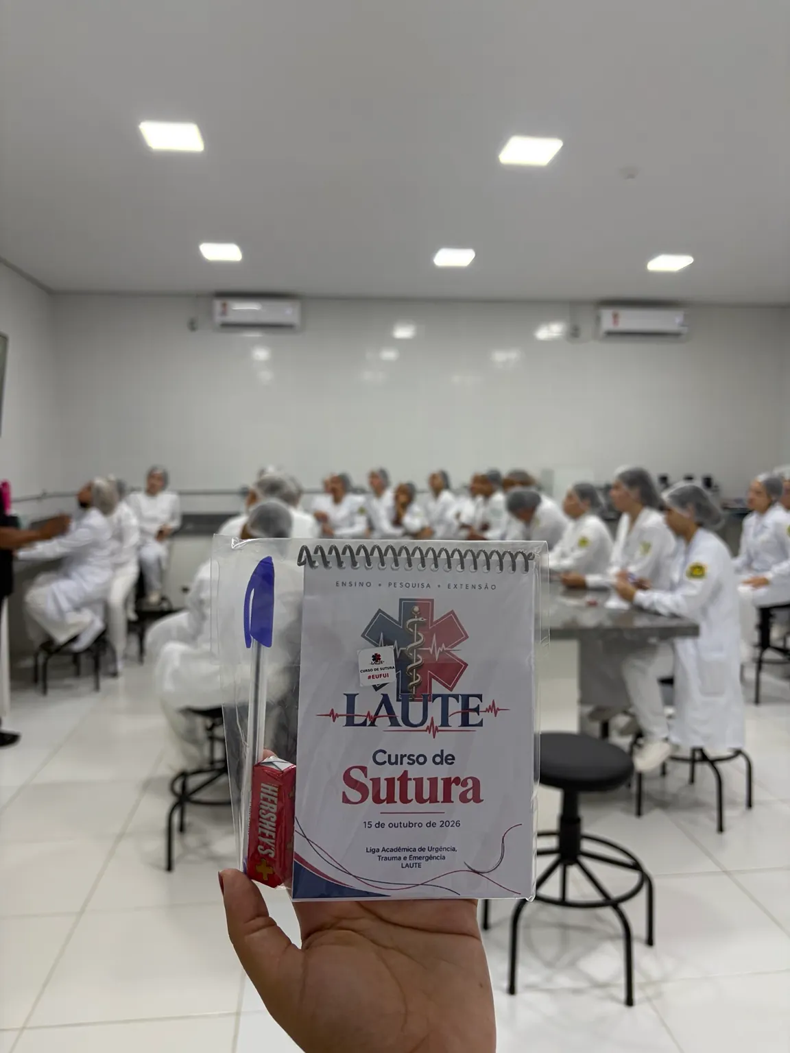 Caderneta entregue como lembrança do Curso de Sutura.
